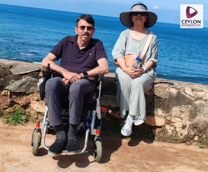 couple-at-mirissa-beach-sri-lanka-ceylon-expeditions-travels