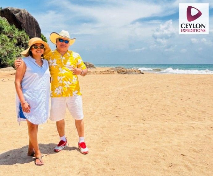 couple-in-bentota-beach-sri-lanka-ceylon-expeditions-travels