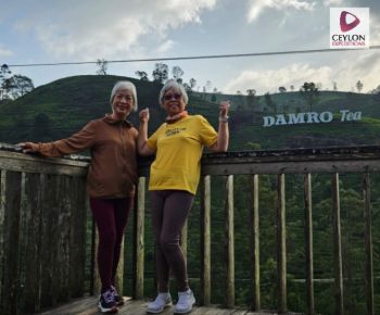 couple-at-damro-tea-factory-view-point-sri-lanka-ceylon-expeditions